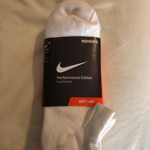 Women’s Nike Socks